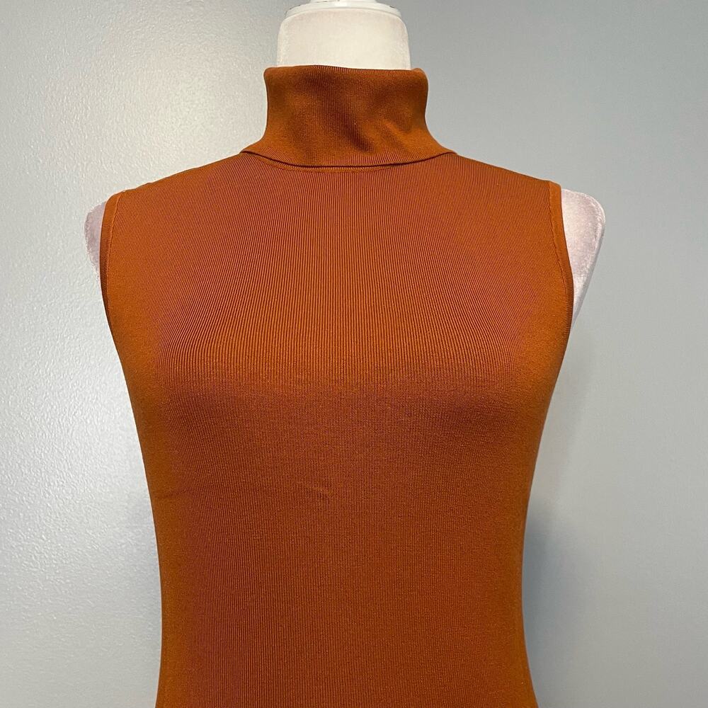 Eccoci Warm Brown Silk Knit Sleeveless Turtleneck Sweater - Picture 2 of 5